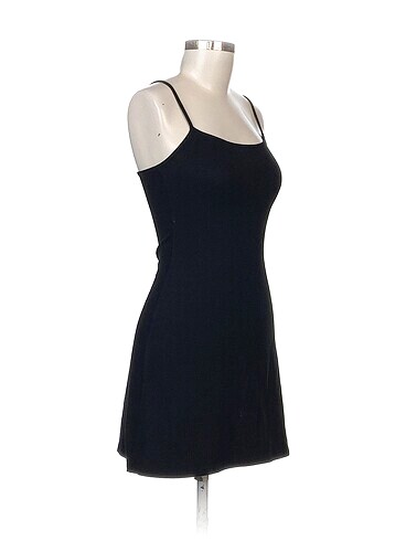 H&M H&M Kısa Elbise %70 İndirimli.