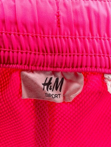 universal Beden pembe Renk H&M Mini Şort %70 İndirimli.