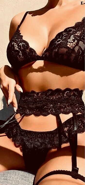 Standart bedan üç parça siyah jartiyer