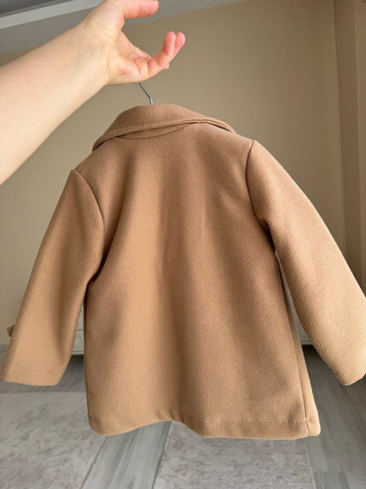 Çocuk Bej Düğmeli Kaban - Görsel 2