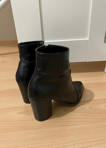 Siyah Kadın Deri Stiletto Bot - Görsel 3