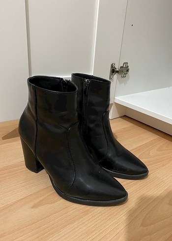 Siyah Kadın Deri Stiletto Bot - Görsel 2