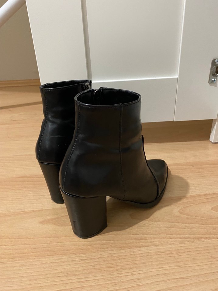 Siyah Kadın Deri Stiletto Bot - Görsel 3