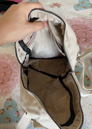 Minimalist Beyaz Kadın Sırt Çantası - Görsel 3