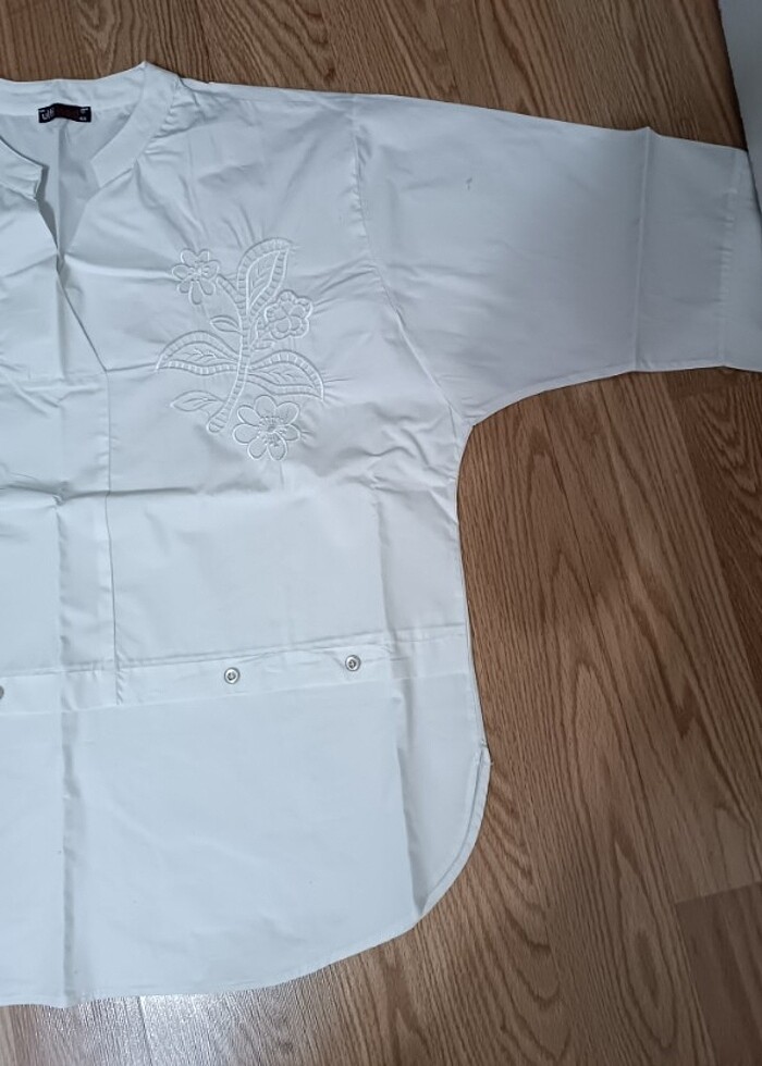 Beyaz işlemeli büyük beden gömlek - Görsel 3