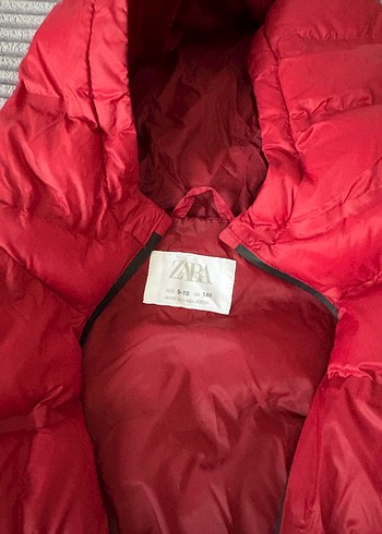 Kırmızı Kapüşonlu Erkek Çocuk Yelek - Görsel 3