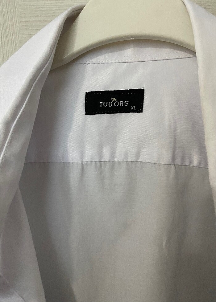 Tudors Beyaz Gömlek - Görsel 2