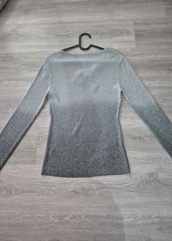 Gri V Yakalı Nakışlı Triko Bluz - Görsel 4