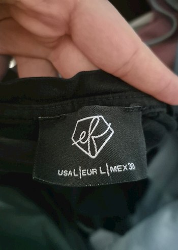 Siyah arkası baskılı tshirt - Görsel 3