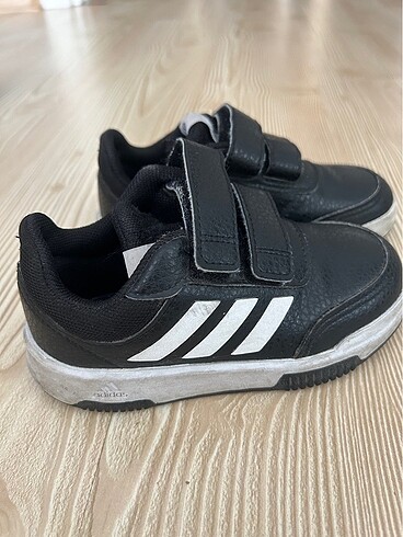 25 numara Adidas spor ayakkabı