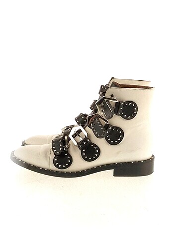 GIVENCHY Bot %70 İndirimli.