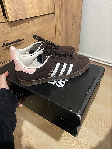 Adidas spor ayakkabı