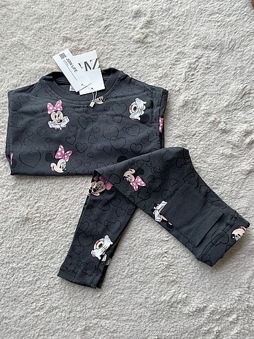 8 Yaş Beden çeşitli Renk Zara Mickey Takım