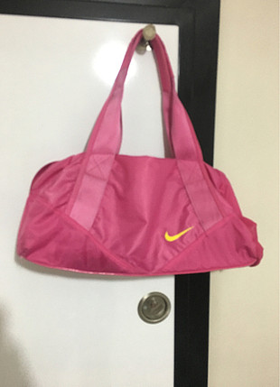 Nike pembe spor çanta 