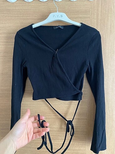 Trendyol Milla siyah bağlamalı crop