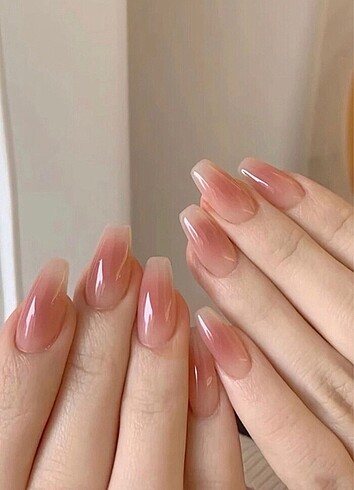 Nude takma tırnak
