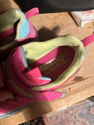 35 Beden çeşitli Renk Skechers yeni gibi 3 yada 3 defa giyildi
