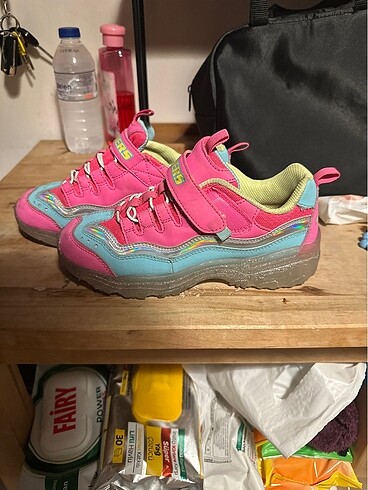 Skechers Skechers yeni gibi 3 yada 3 defa giyildi