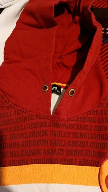 Sweatshirt