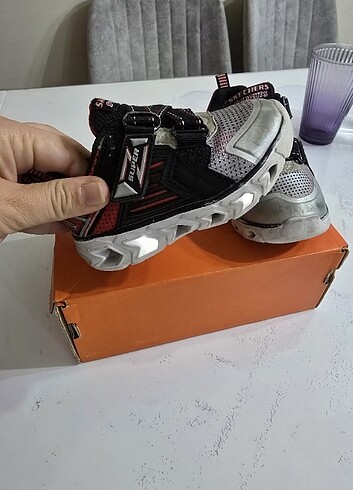 21 Beden kırmızı Renk Skechers ışıklı spor ayakkabı