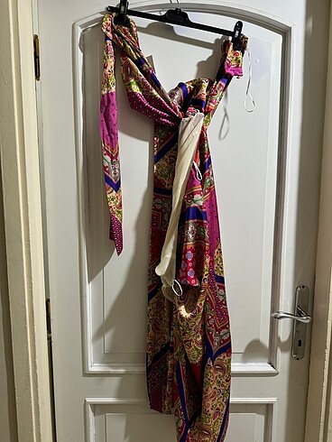 xs Beden çeşitli Renk ZARA DESENL HALTER MIDI ELBİSE