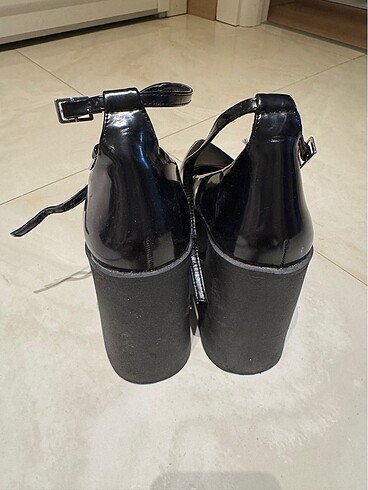 38 Beden Bershka platform