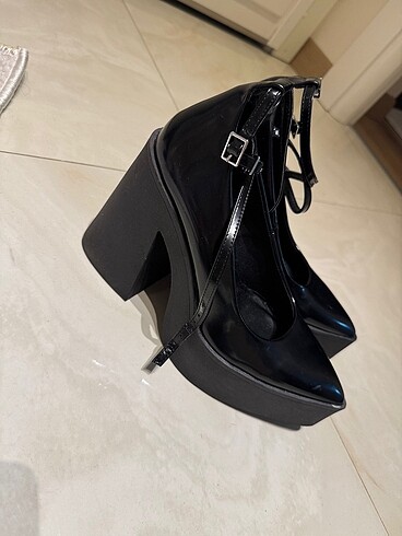 38 Beden siyah Renk Bershka platform