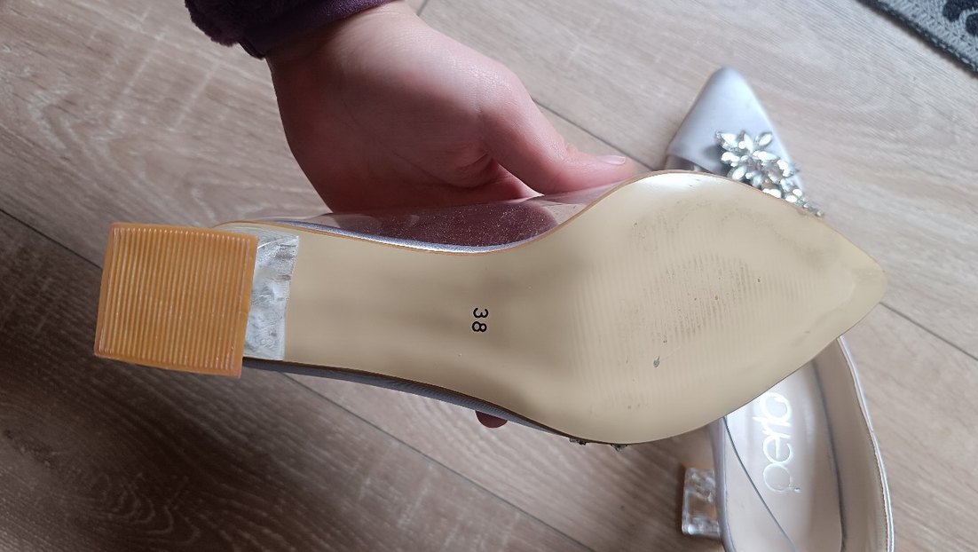 Gri İşlemeli Saten Yüksek Topuklu Kadın Ayakkabı - Görsel 4