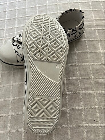 35 Beden Sneaker 35 numara