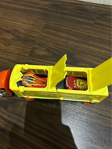  Hotwheels truck