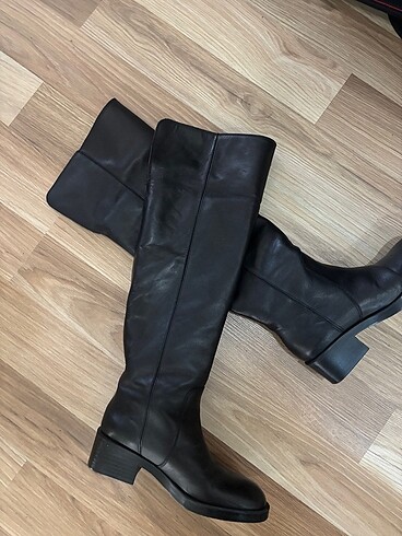 Zara diz üstü çizme