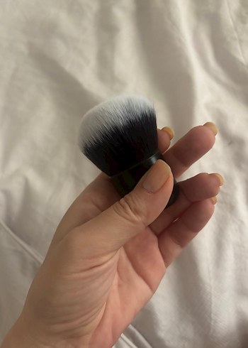 Kiko KIKO Milano Kısa Saplı Makyaj Fırçası