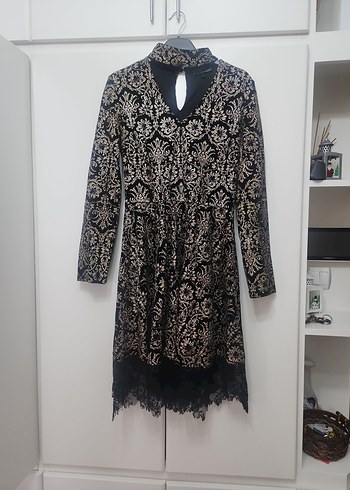 Uzun Siyah Dantel Desenli Gotik Abiye Elbise