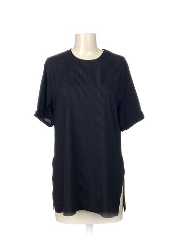 Diğer T-shirt %70 İndirimli.
