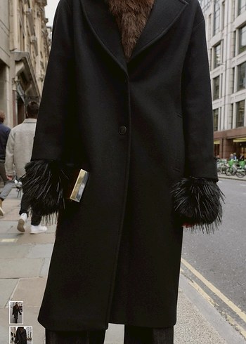 Siyah Uzun Düğmeli Kaban - Görsel 2