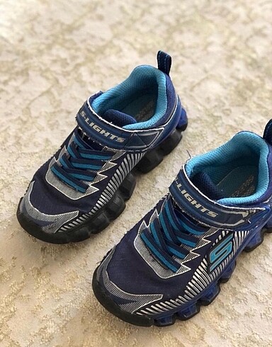 27 Beden Skechers spor ayakkabı ışıklı 27
