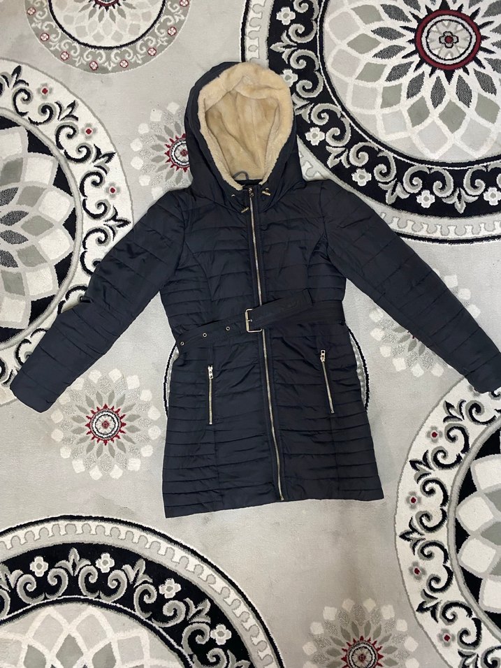 Kürk Detaylı Siyah Uzun Kadın Kışlık Mont - Görsel 2