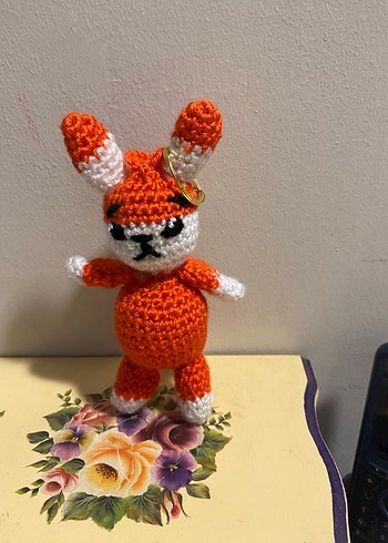 Turuncu Renkli El Örgüsü Tavşan anahtarlık - Görsel 3