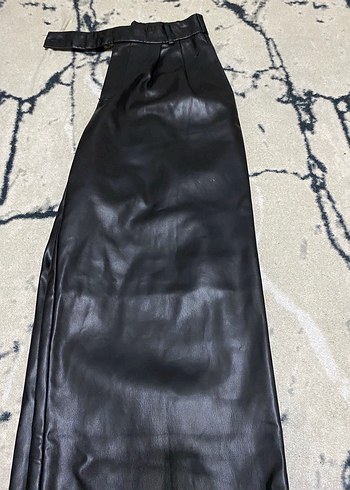 Kadın Siyah Deri Salaş Kemerli Pantolon - Görsel 2