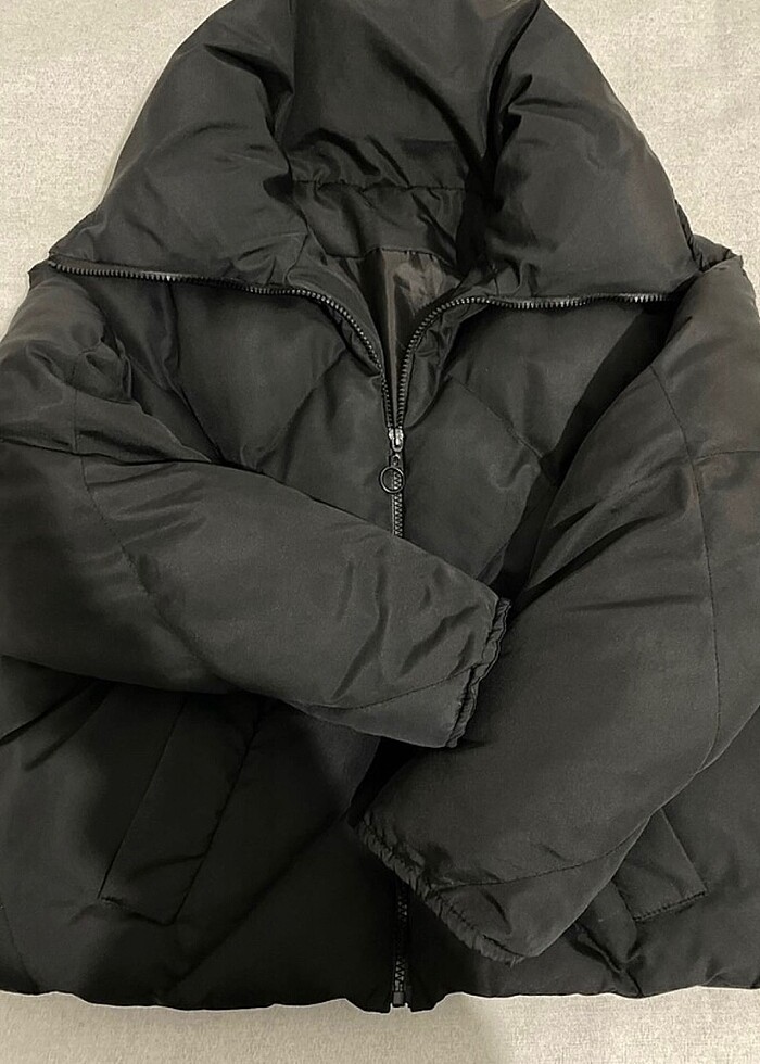 Siyah Şişme Mont - Görsel 4