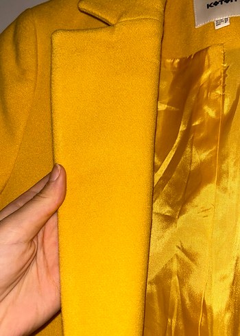 Sarı Düğmeli Klasik Kaban - Görsel 4