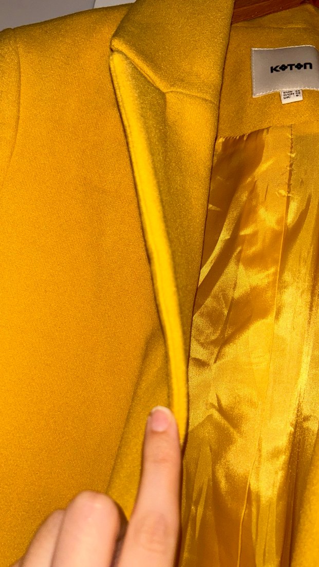 Sarı Düğmeli Klasik Kaban - Görsel 3