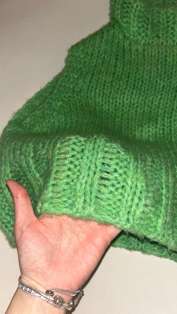 Yeşil Kolsuz Boğazlı Triko Kazak - Görsel 2