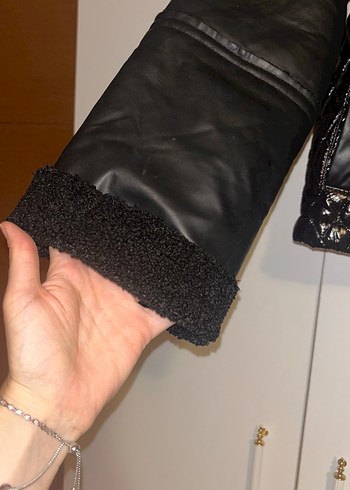 ÖZEL TASARIM Kürk Detaylı Siyah Deri Biker Ceket - Görsel 6