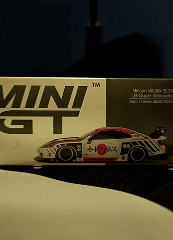 MINI GT NISSAN SILVA S15