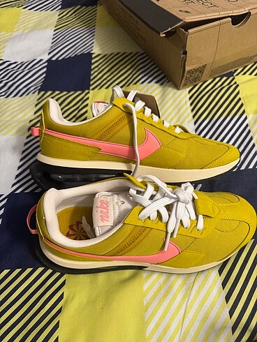 40,5 Beden sarı Renk Nike ayakkabı