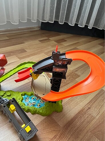 Hot Wheels Hot wheels çılgın dinozor oyun seti