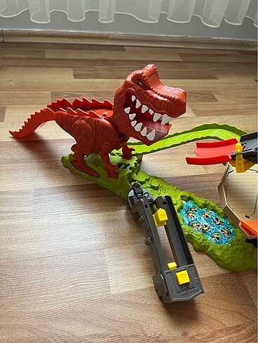 Beden Hot wheels çılgın dinozor oyun seti