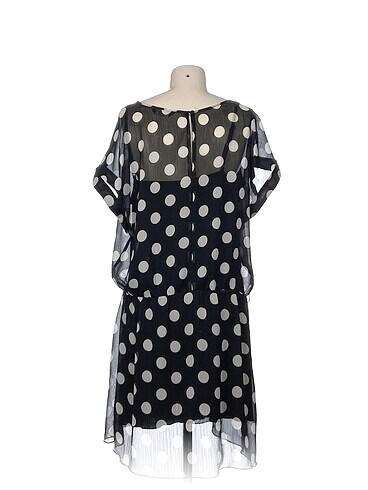 42 Beden Dorothy Perkins Kısa Elbise %70 İndirimli.