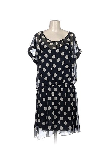 Dorothy Perkins Kısa Elbise %70 İndirimli.